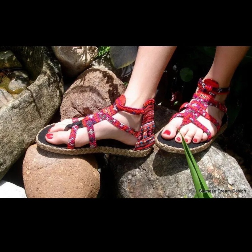 Women’s Sandals Embroidered Pink Vegan Size 6.5